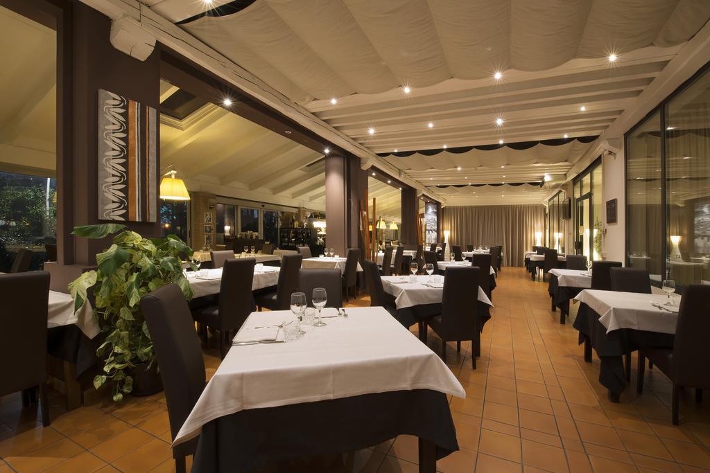 Hotel Villa Ducale Парма Екстериор снимка