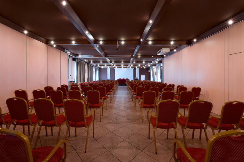 Hotel Villa Ducale Парма Екстериор снимка