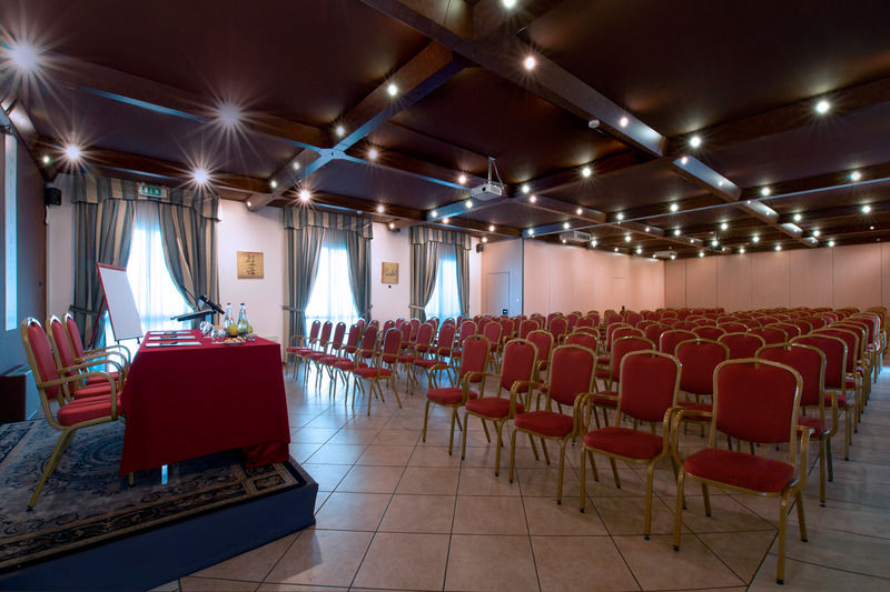 Hotel Villa Ducale Парма Екстериор снимка
