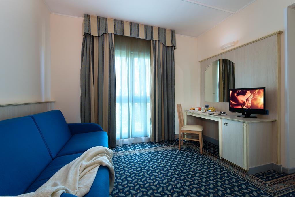 Hotel Villa Ducale Парма Екстериор снимка