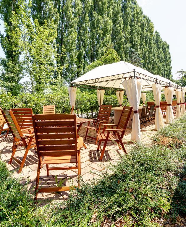 Hotel Villa Ducale Парма Екстериор снимка